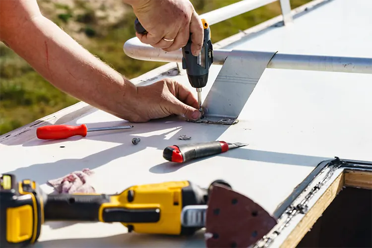 rv-motorhome-maintenance-repair-tips